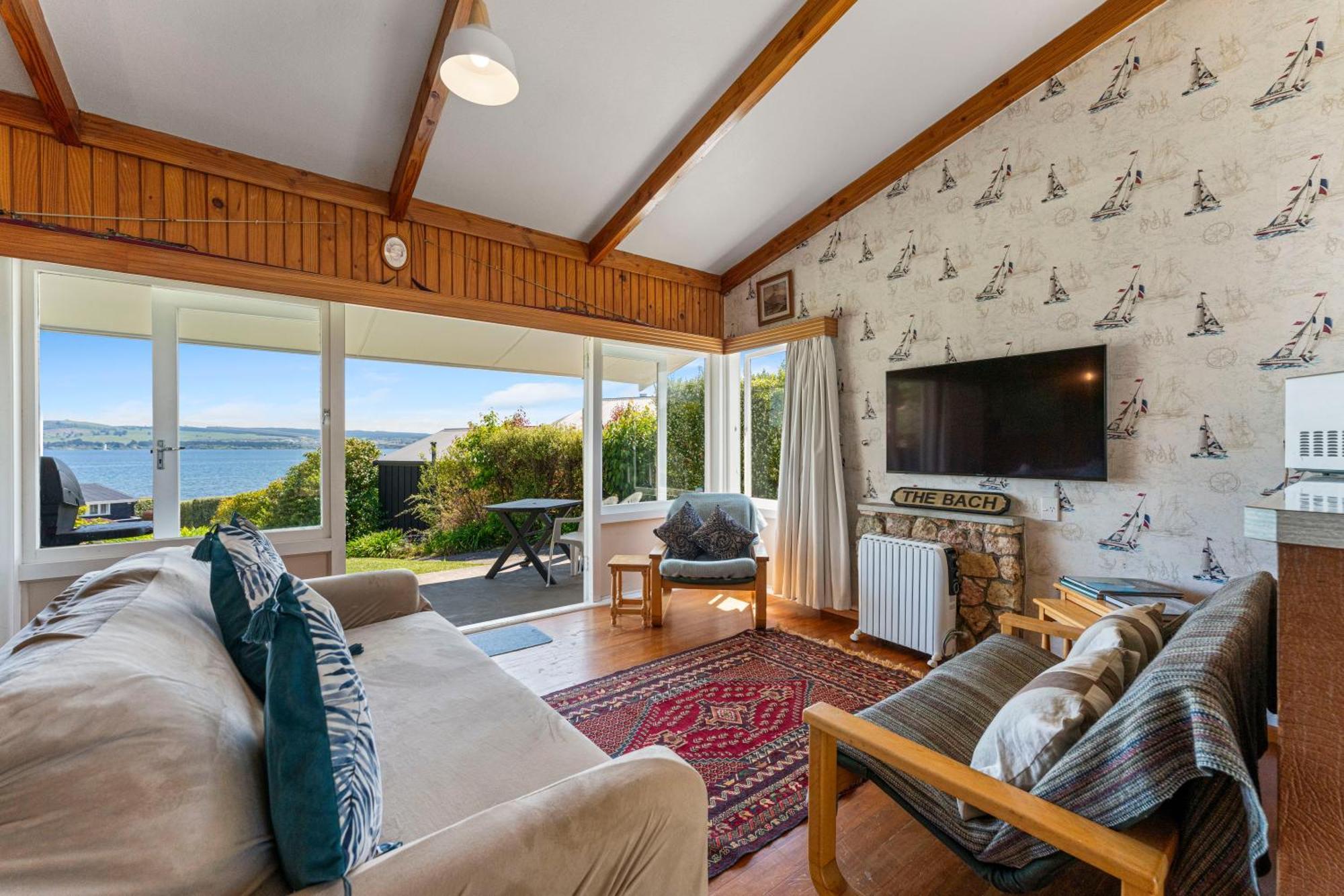 Lakeview Cottage - Rainbow Point Holiday Home Таупо Екстериор снимка